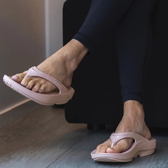 OOFOS OOlala Sandals in Stardust - Picture 16 of 16